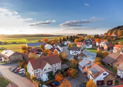 Vue aérienne d'un petit village